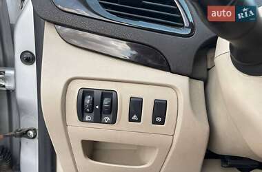 Минивэн Renault Scenic 2012 в 