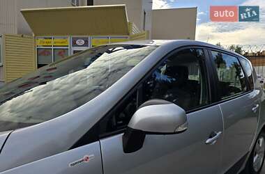 Минивэн Renault Scenic 2013 в 