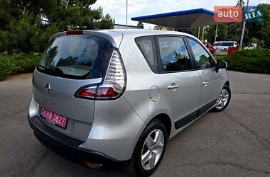 Минивэн Renault Scenic 2013 в 