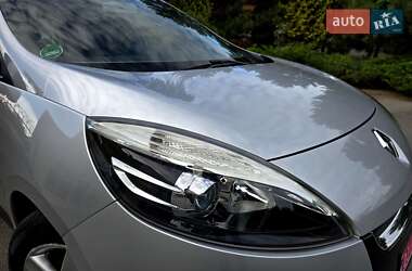Минивэн Renault Scenic 2013 в 