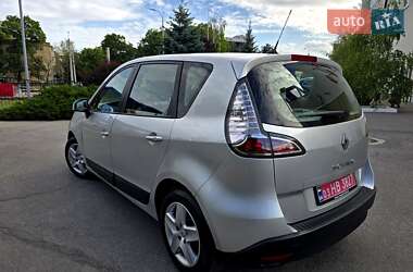 Минивэн Renault Scenic 2013 в 