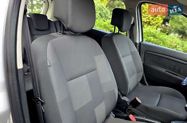Минивэн Renault Scenic 2013 в 