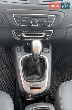 Минивэн Renault Scenic 2010 в 