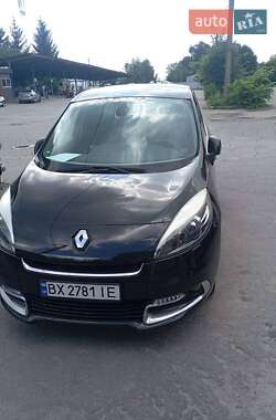 Минивэн Renault Scenic 2012 в 