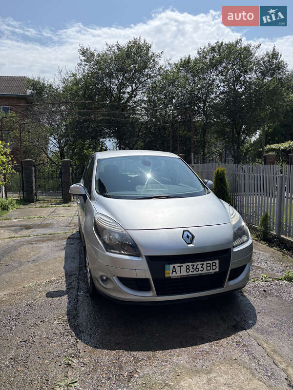 Renault Scenic 2011