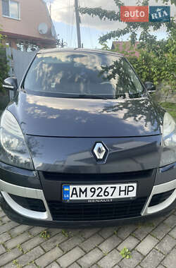 Минивэн Renault Scenic 2010 в 