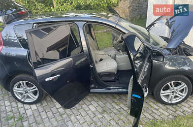 Минивэн Renault Scenic 2010 в 