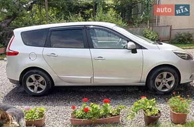Минивэн Renault Scenic 2013 в 