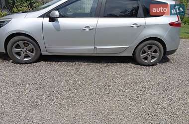 Минивэн Renault Scenic 2013 в 