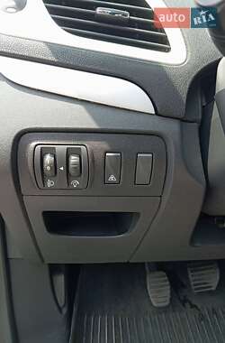 Минивэн Renault Scenic 2013 в 