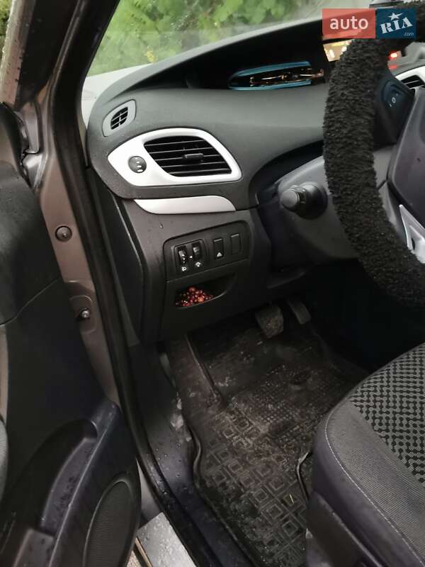 Мінівен Renault Scenic 2011 в Дніпрі