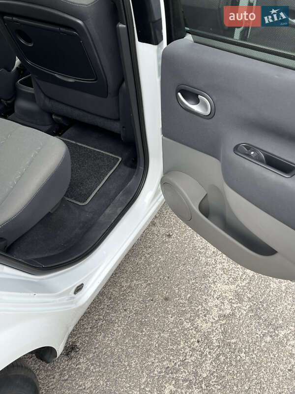 Минивэн Renault Scenic 2008 в Каменском