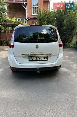 Минивэн Renault Scenic 2013 в 