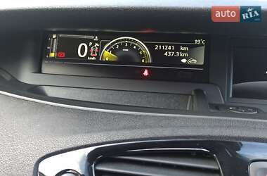 Минивэн Renault Scenic 2013 в 