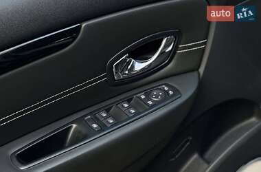Минивэн Renault Scenic 2014 в 