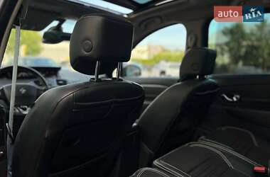 Минивэн Renault Scenic 2014 в 