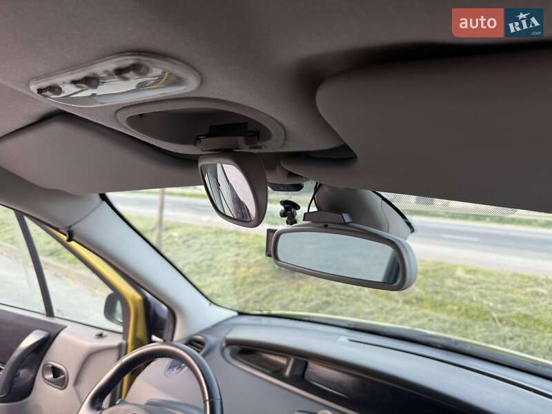 Минивэн Renault Scenic 2006 в Львове