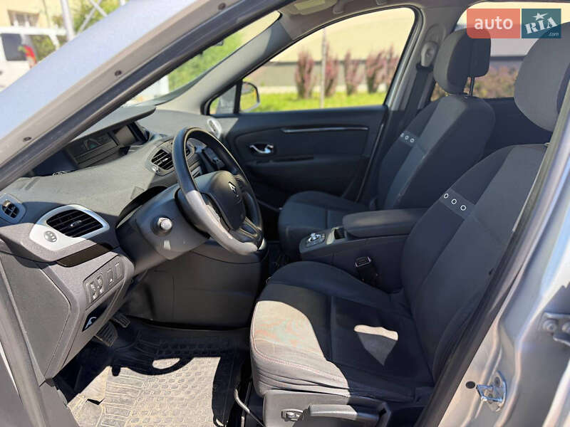 Минивэн Renault Scenic 2012 в Рожище