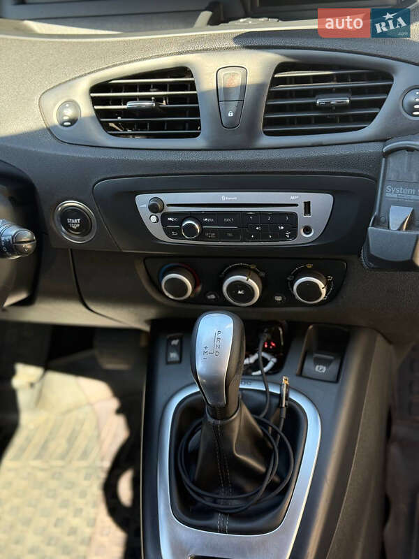 Минивэн Renault Scenic 2012 в Рожище