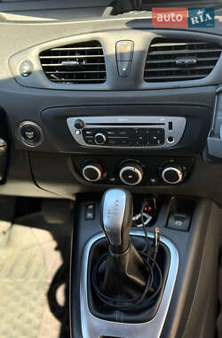 Минивэн Renault Scenic 2012 в 
