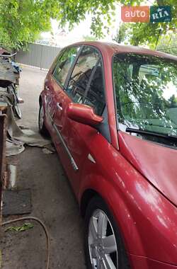 Минивэн Renault Scenic 2003 в 