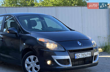 Минивэн Renault Scenic 2009 в 