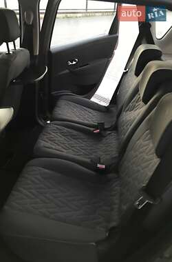 Минивэн Renault Scenic 2012 в 