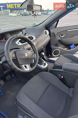 Минивэн Renault Scenic 2009 в 