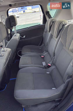 Минивэн Renault Scenic 2009 в 