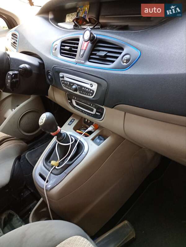 Минивэн Renault Scenic 2011 в Чернигове