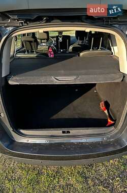 Минивэн Renault Scenic 2011 в 