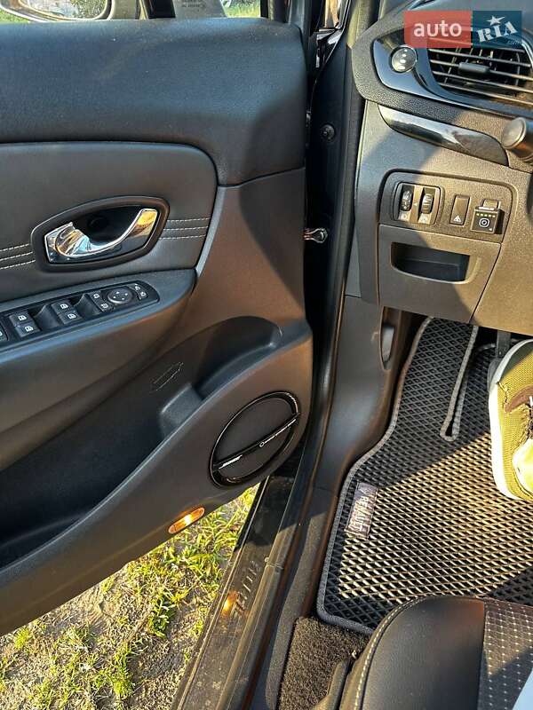 Минивэн Renault Scenic 2011 в Киеве