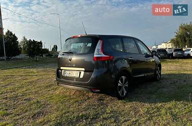 Минивэн Renault Scenic 2011 в 