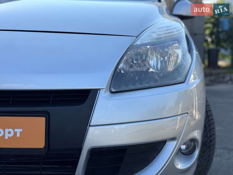 Минивэн Renault Scenic 2010 в Сумах