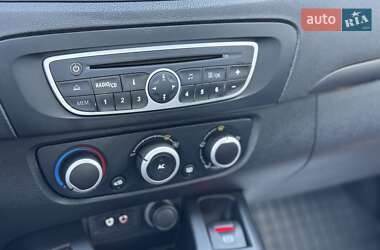 Минивэн Renault Scenic 2010 в 