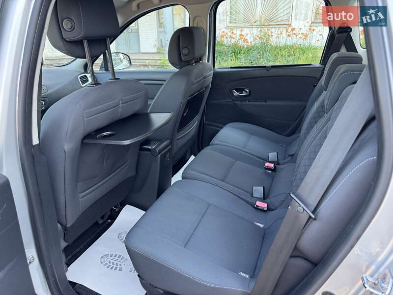 Минивэн Renault Scenic 2010 в Сумах