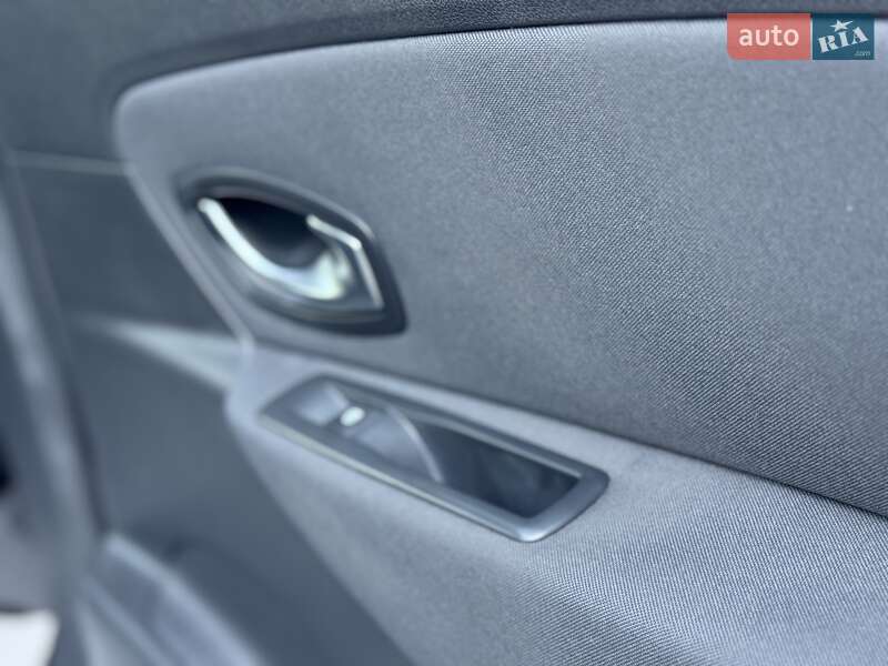 Минивэн Renault Scenic 2010 в Сумах