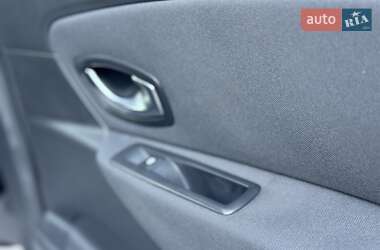 Минивэн Renault Scenic 2010 в 