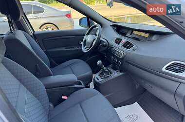 Минивэн Renault Scenic 2010 в 