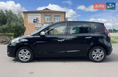 Минивэн Renault Scenic 2011 в 