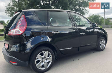 Минивэн Renault Scenic 2011 в 