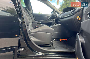 Минивэн Renault Scenic 2011 в 