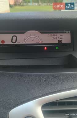 Минивэн Renault Scenic 2009 в 