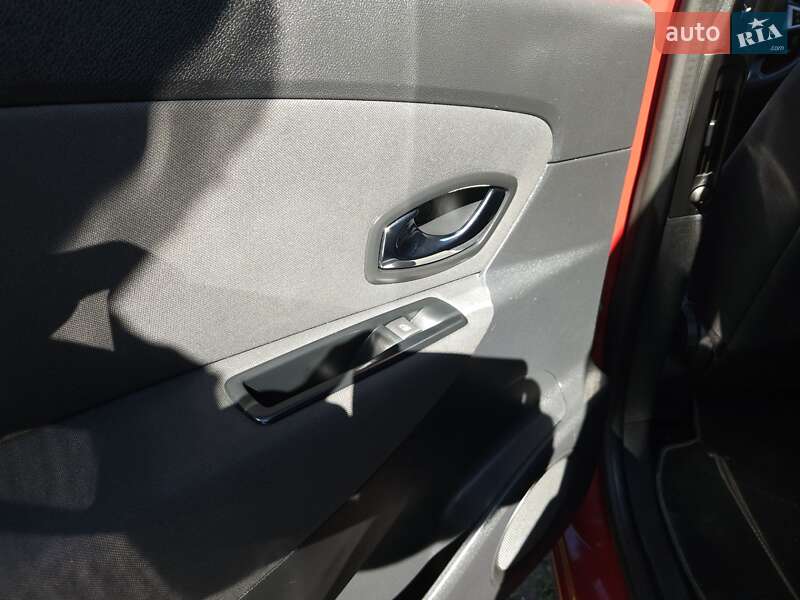 Минивэн Renault Scenic 2012 в Павлограде