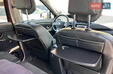 Минивэн Renault Scenic 2012 в 