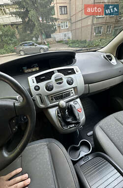 Минивэн Renault Scenic 2009 в 
