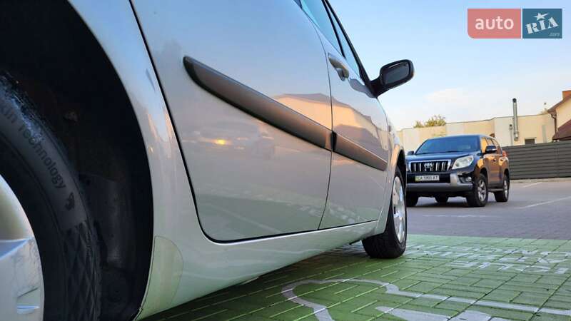 Минивэн Renault Scenic 2006 в Черкассах