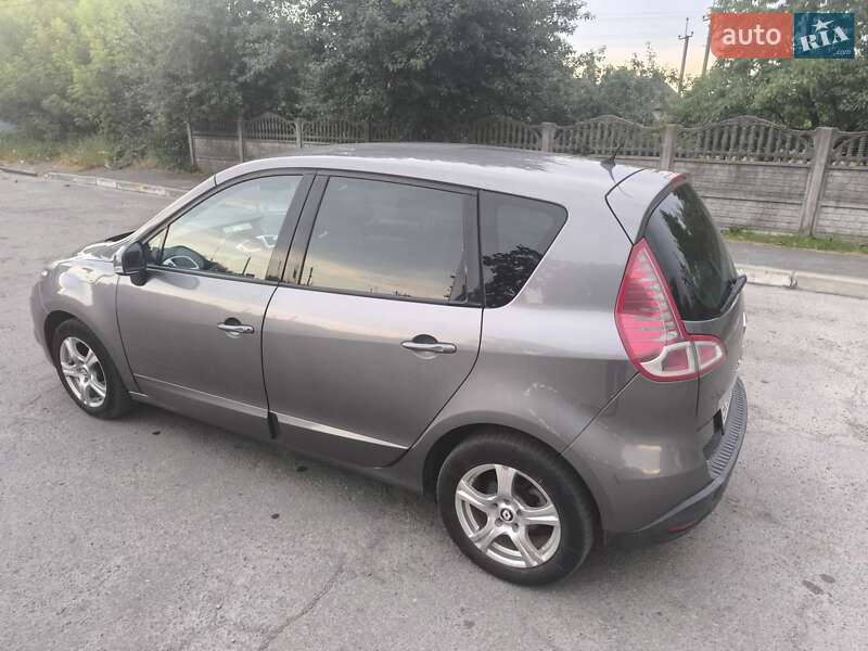 Минивэн Renault Scenic 2009 в Остроге