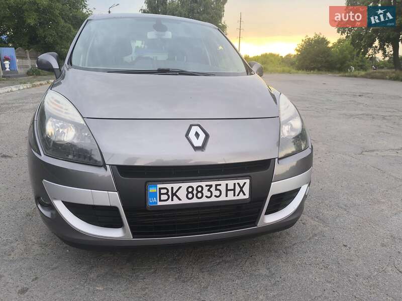Минивэн Renault Scenic 2009 в Остроге
