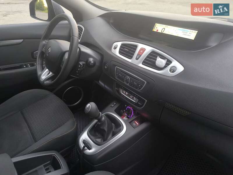 Минивэн Renault Scenic 2009 в Остроге